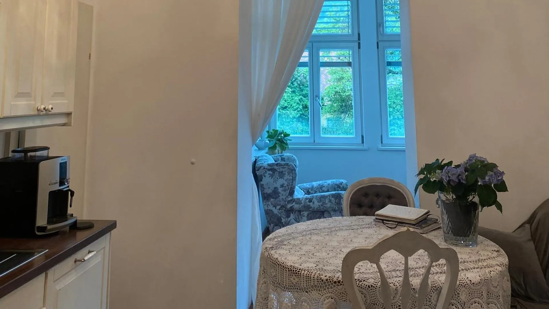 Appartement Charmante Altbauwohnung Im Shabby Chic Stil Mit Wintergarten Und Gartenblick - Ihr Perfektes Zuhause In Graz