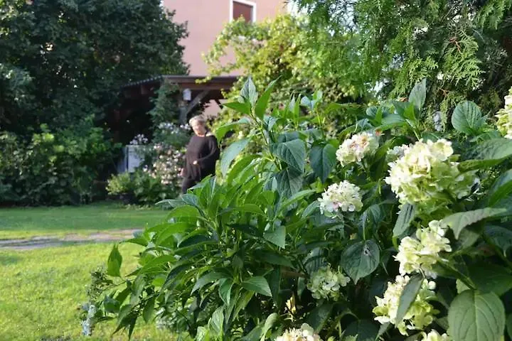 Appartement Charmante Altbauwohnung Im Shabby Chic Stil Mit Wintergarten Und Gartenblick - Ihr Perfektes Zuhause In Graz