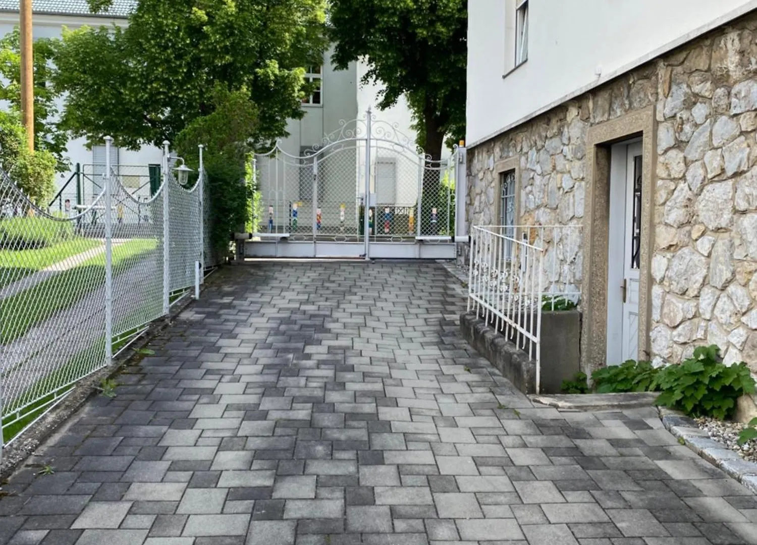 Appartement Charmante Altbauwohnung Im Shabby Chic Stil Mit Wintergarten Und Gartenblick - Ihr Perfektes Zuhause In Graz
